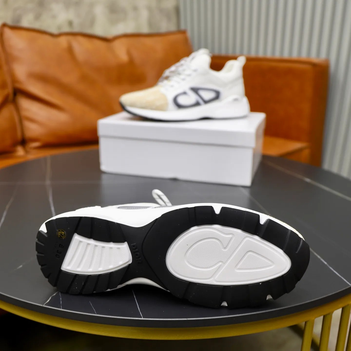 Ex-factory price: 462💰🙅‍♂️🙅‍♂️🙅‍♂️ Brand: Dior DIOR Standard code: 38-44 (45 customized) Grade: Same as the official website Material: Original material splicing Comfortable and breathable lining Lightweight and wear-resistant sports outsole Style category: Men's fashionable casual shoes Running sneakers Distinguished luxury brand elements Top luxury Color: actual picture color